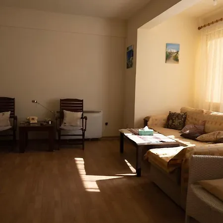 Spacious In Centre Апартаменты *