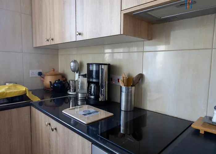 Spacious In Centre Apartment *